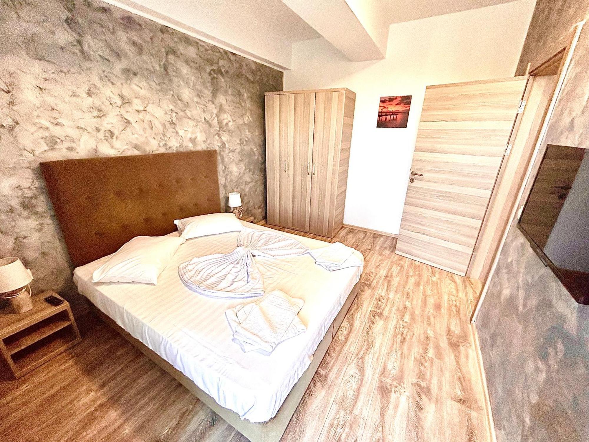 Marcony Boutique Apartments Mamaia Exterior foto