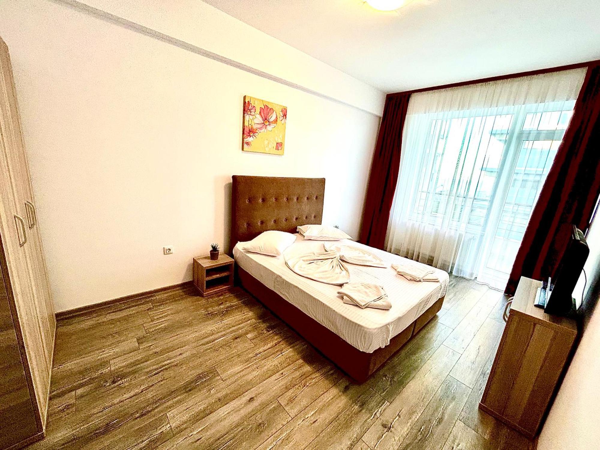 Marcony Boutique Apartments Mamaia Exterior foto
